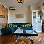 Le Jardin Ascot By Booking Guys